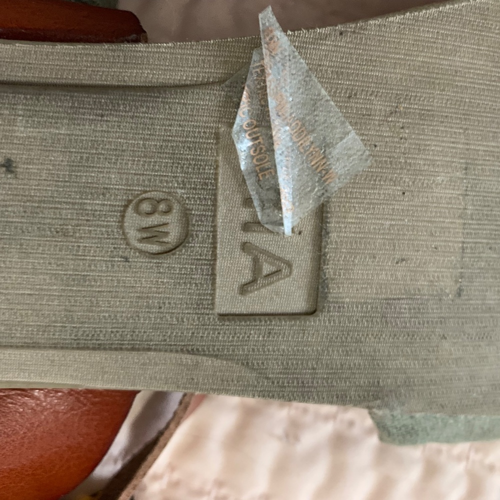 Sandals - Picture 3 of 3